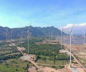 Anh hỗ trợ Việt Nam thực hiện chuyển dịch sang năng lượng xanh
