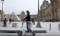 Thủ đô Paris của Pháp cấm dịch vụ cho thuê xe điện e-scooter