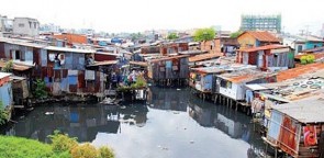Phát triển đô thị TP Hồ Chí Minh: Vẫn khó di dời nhà ven kênh rạch