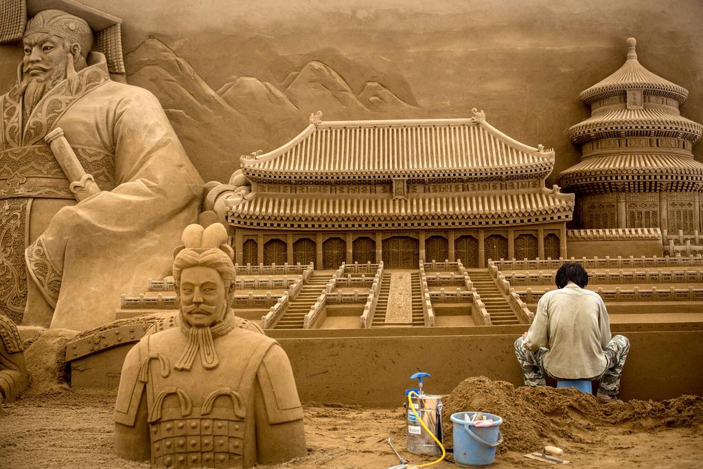 Những tác phẩm điêu khắc tuyệt đẹp làm từ cát